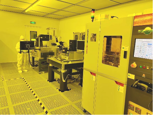 非泵浦窗设计和工艺实现